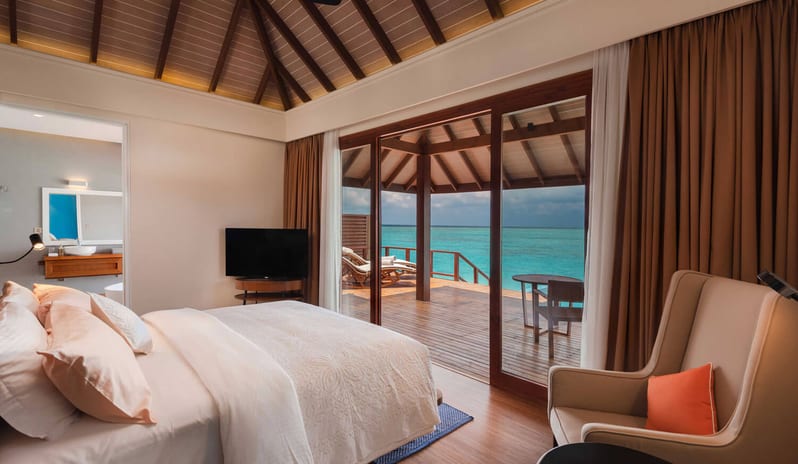 WATER VILLA WITH POOL BEDROOM_002